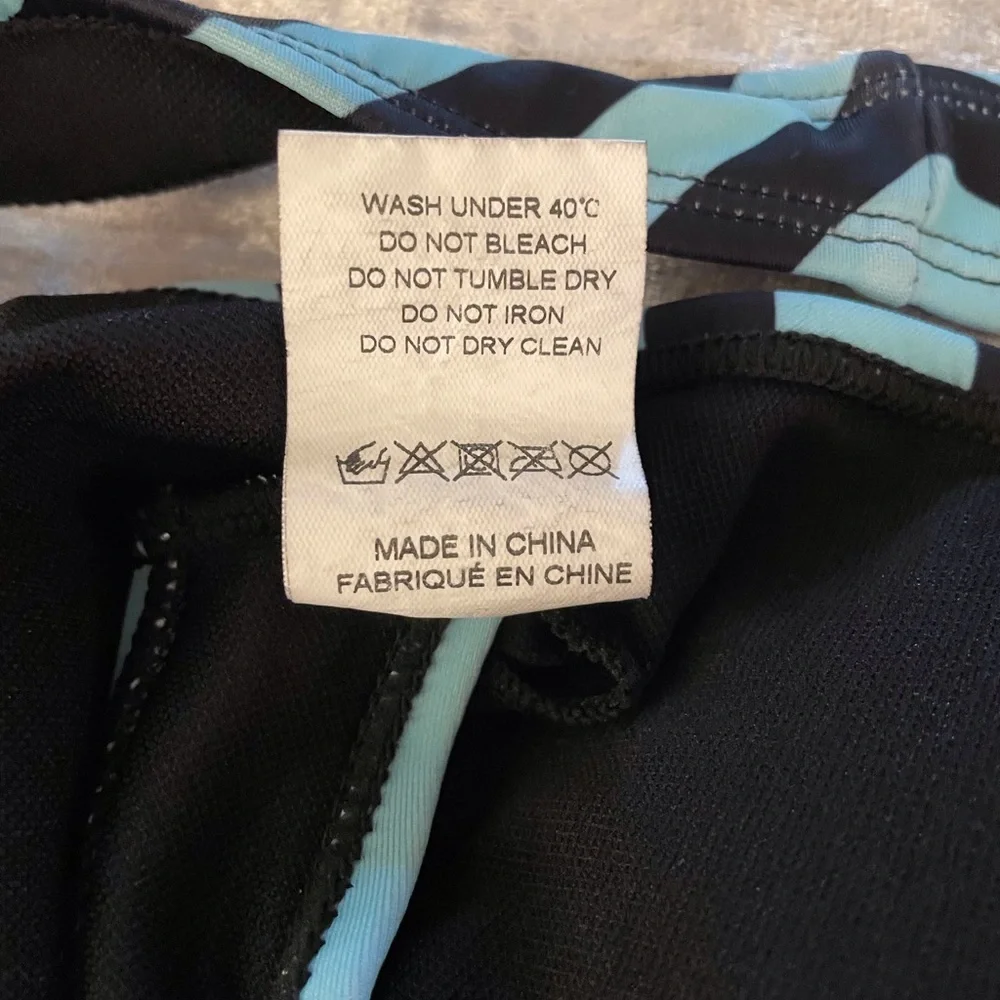 Two Piece Swimsuit Black and Blue Size Medium - Picture 9 of 13